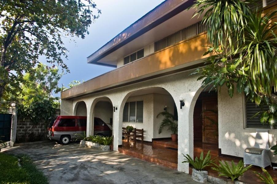 タギッグ カーサ ホアキン B＆B Bed & Breakfast エクステリア 写真